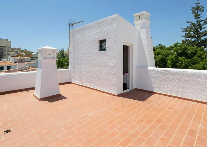 Centralgarve - Excellent & Peaceful Villa In The Center Of Vilamoura